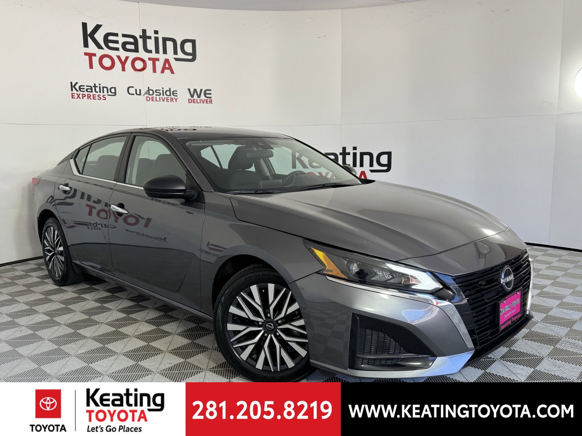 Used 2025 Nissan Altima 2.5 SV image 2