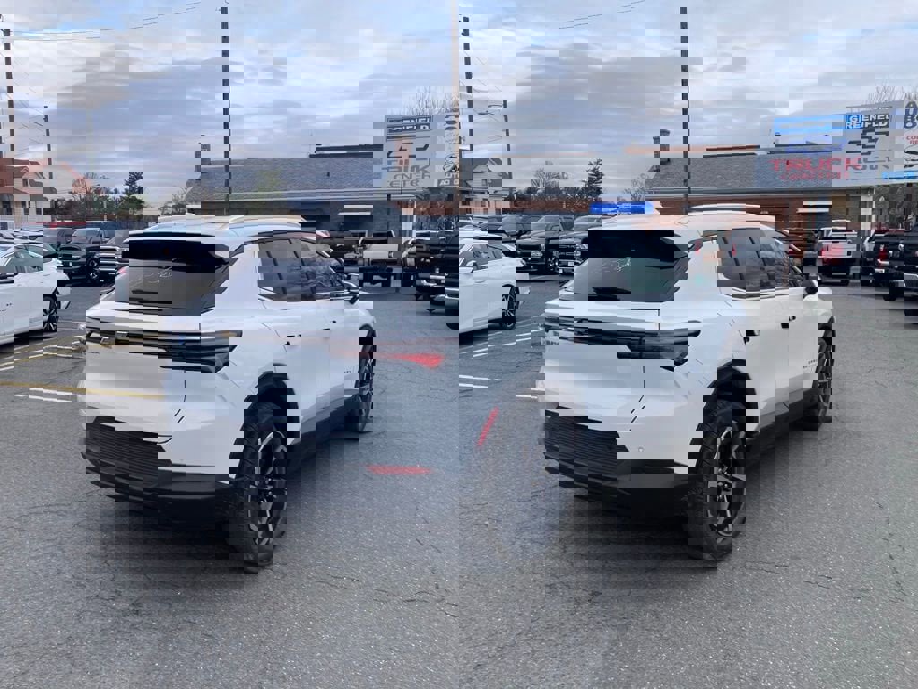 New 2026 Chevrolet Equinox EV LT image 7