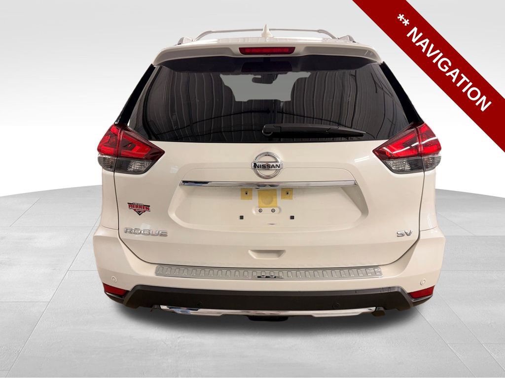 Used 2020 Nissan Rogue SV w/ Premium Package image 5