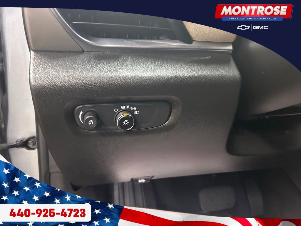 Used 2023 Chevrolet Traverse LS image 13