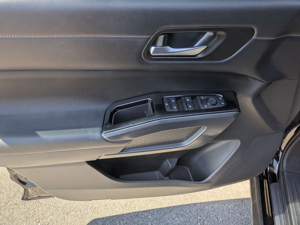 Used 2023 Nissan Pathfinder SL w/ SL Premium Package image 9