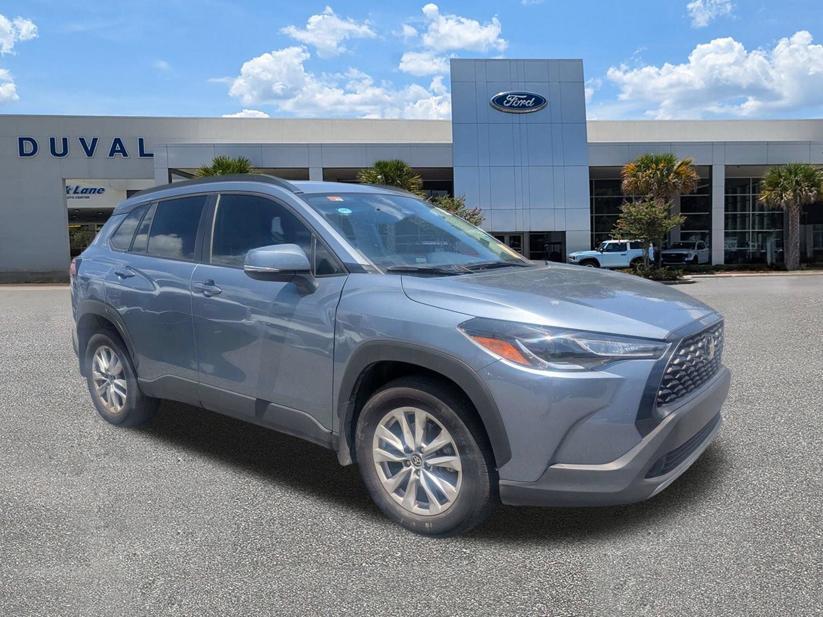 Used 2024 Toyota Corolla Cross LE FWD image 2