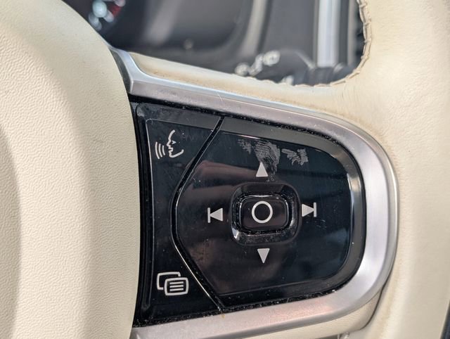 Used 2019 Volvo XC90 T6 Momentum w/ Advanced Package image 24