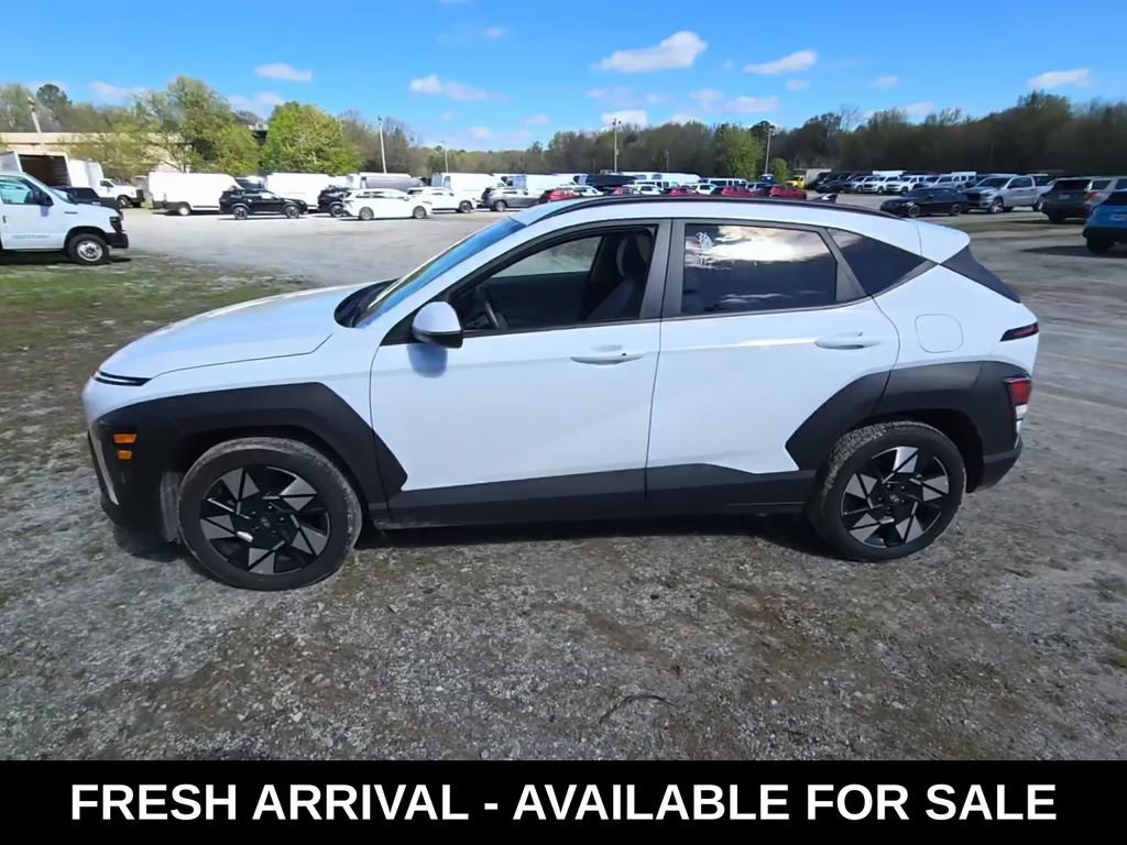 Used 2025 Hyundai Kona SEL image 3