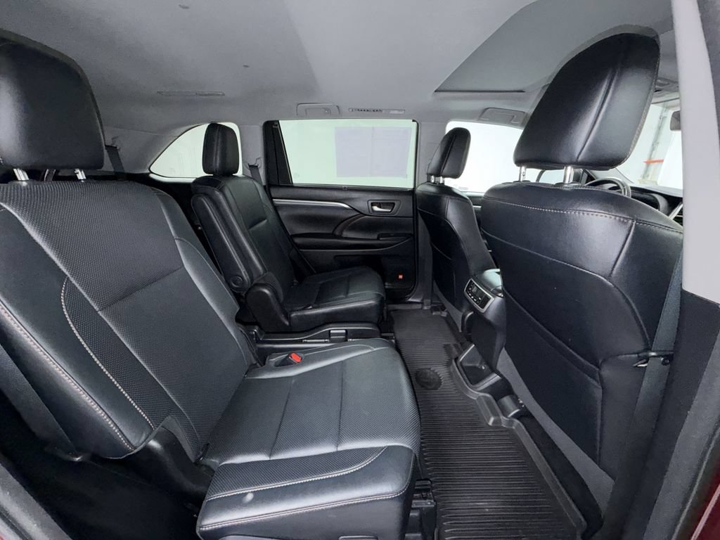 Used 2017 Toyota Highlander Limited AWD/4WD image 19