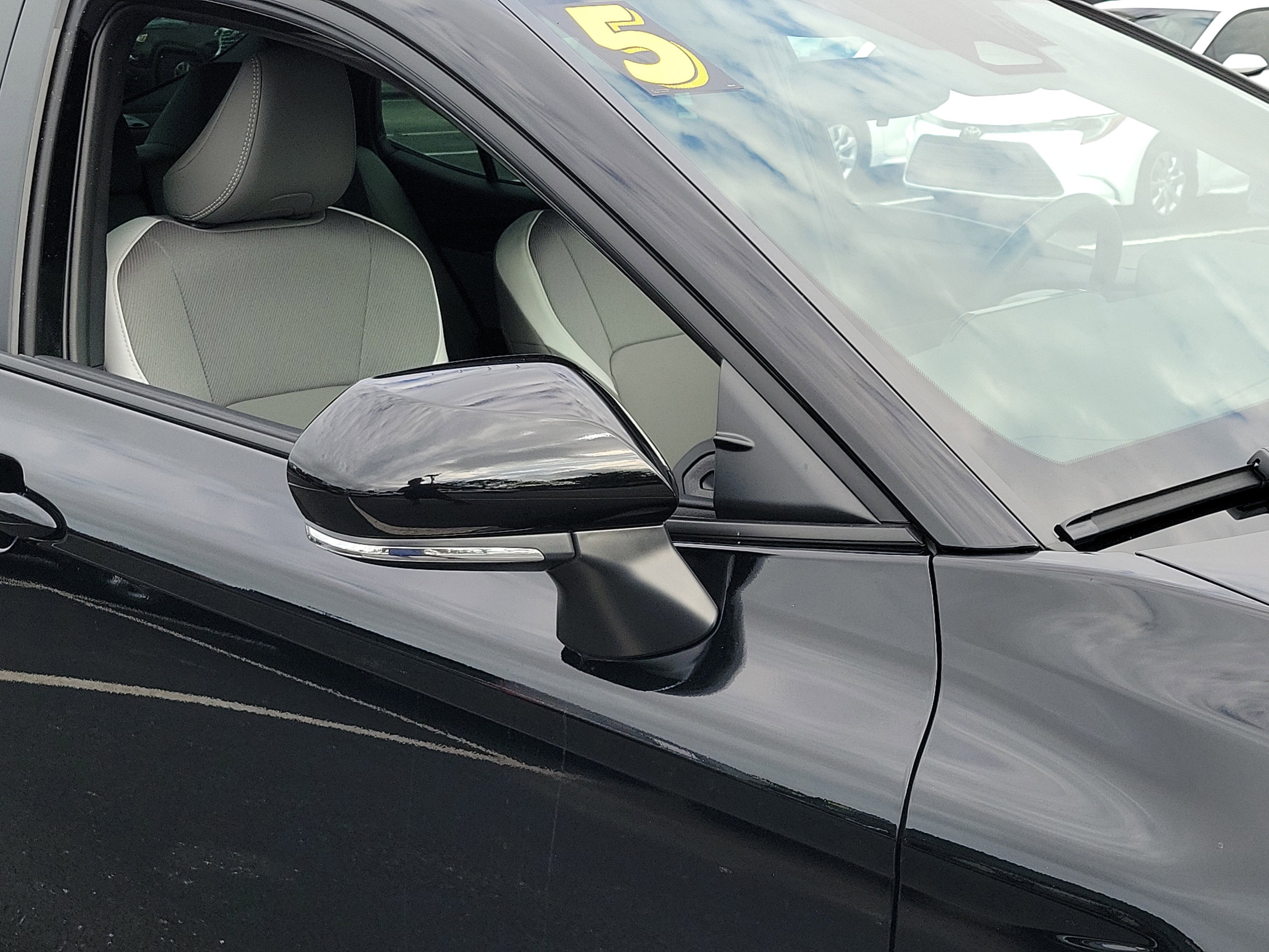 Certified 2025 Toyota Camry SE FWD image 9