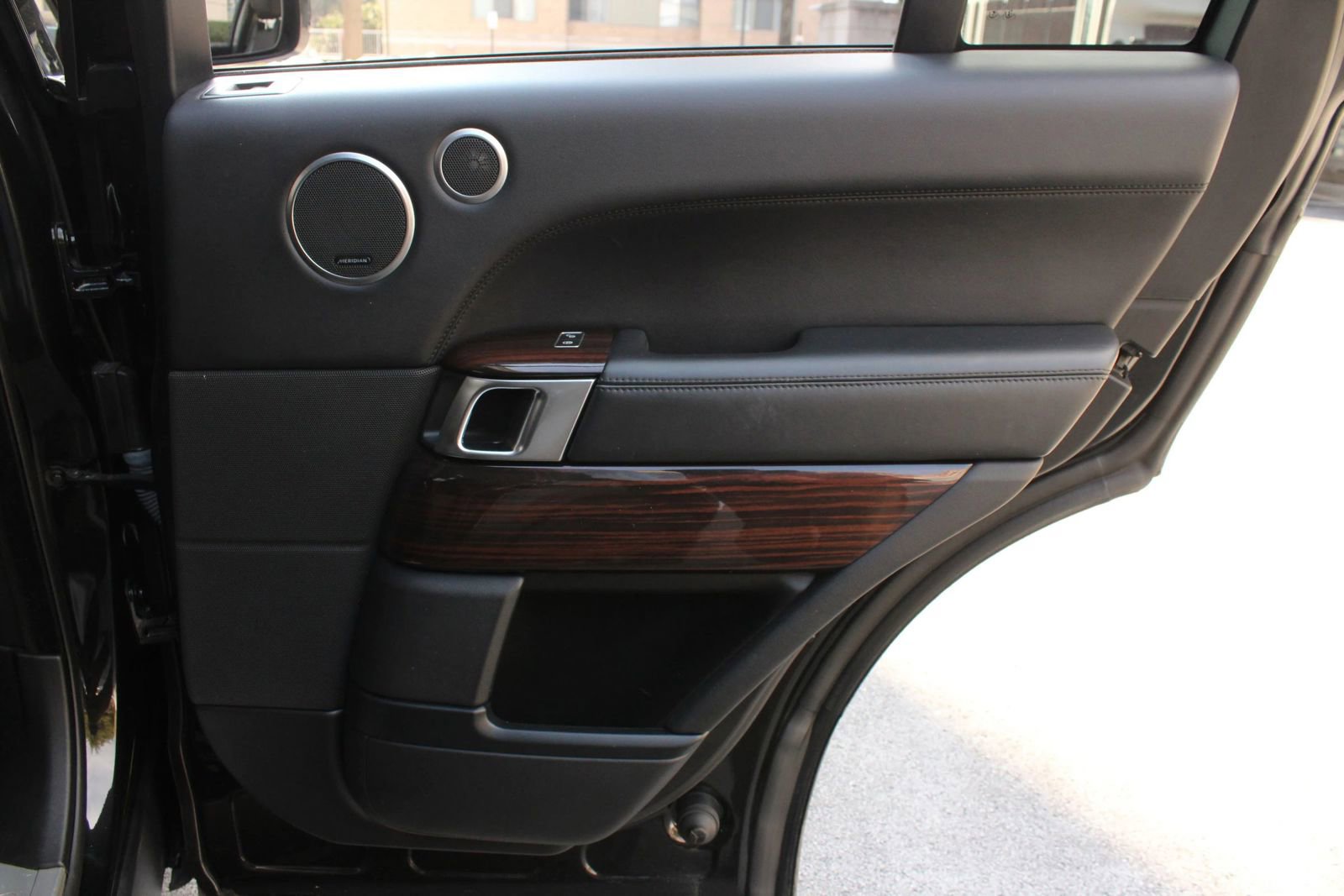 Used 2016 Land Rover Range Rover Supercharged AWD/4WD image 23