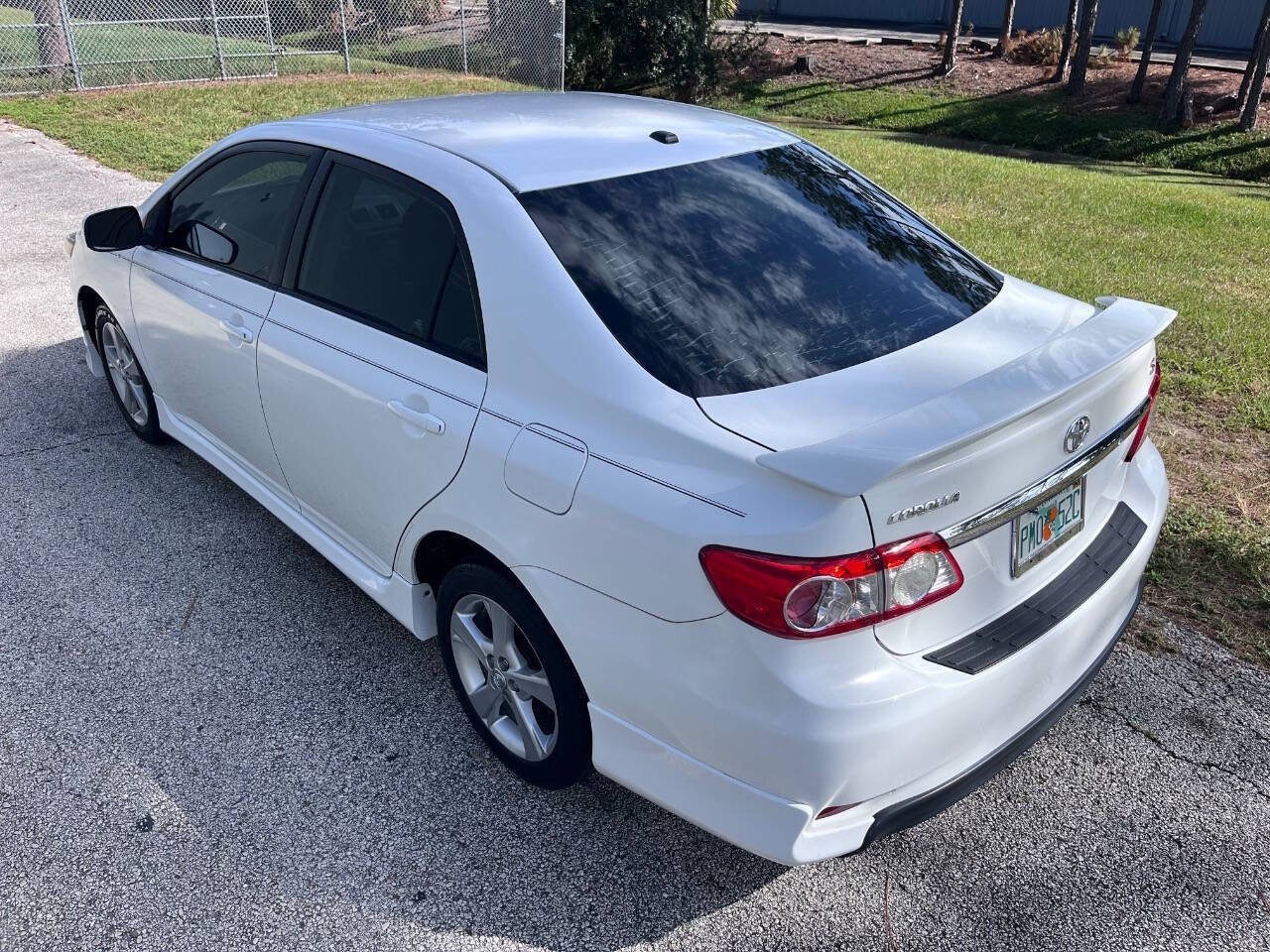 Used 2011 Toyota Corolla S w/ Preferred Accessory Pkg FWD image 5