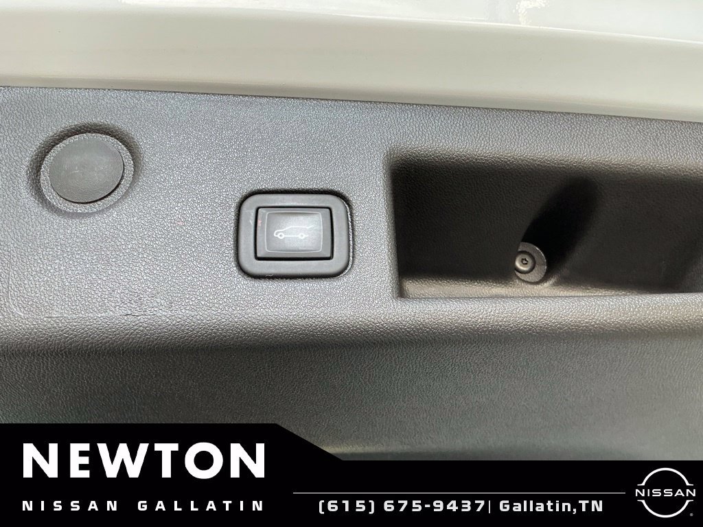 Used 2024 Chevrolet Equinox LT FWD image 24