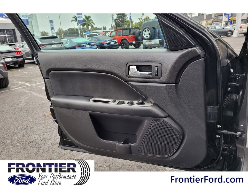 Used 2011 Ford Fusion SEL image 10