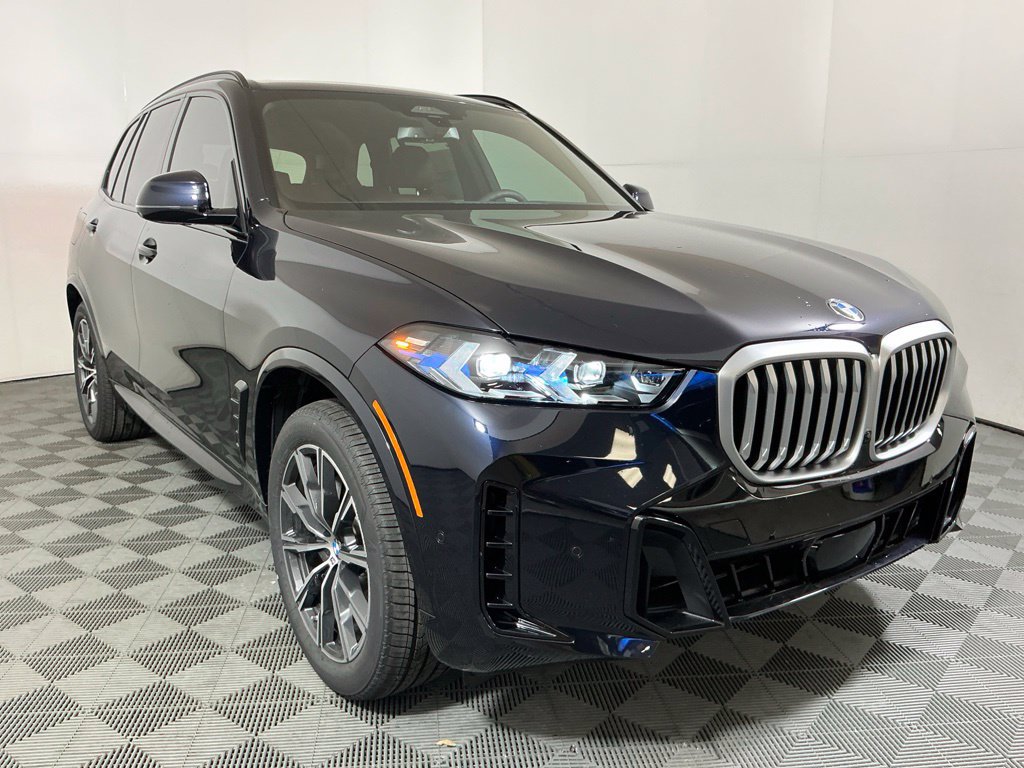 New 2026 BMW X5 xDrive40i w/ M Sport Package AWD/4WD image 4