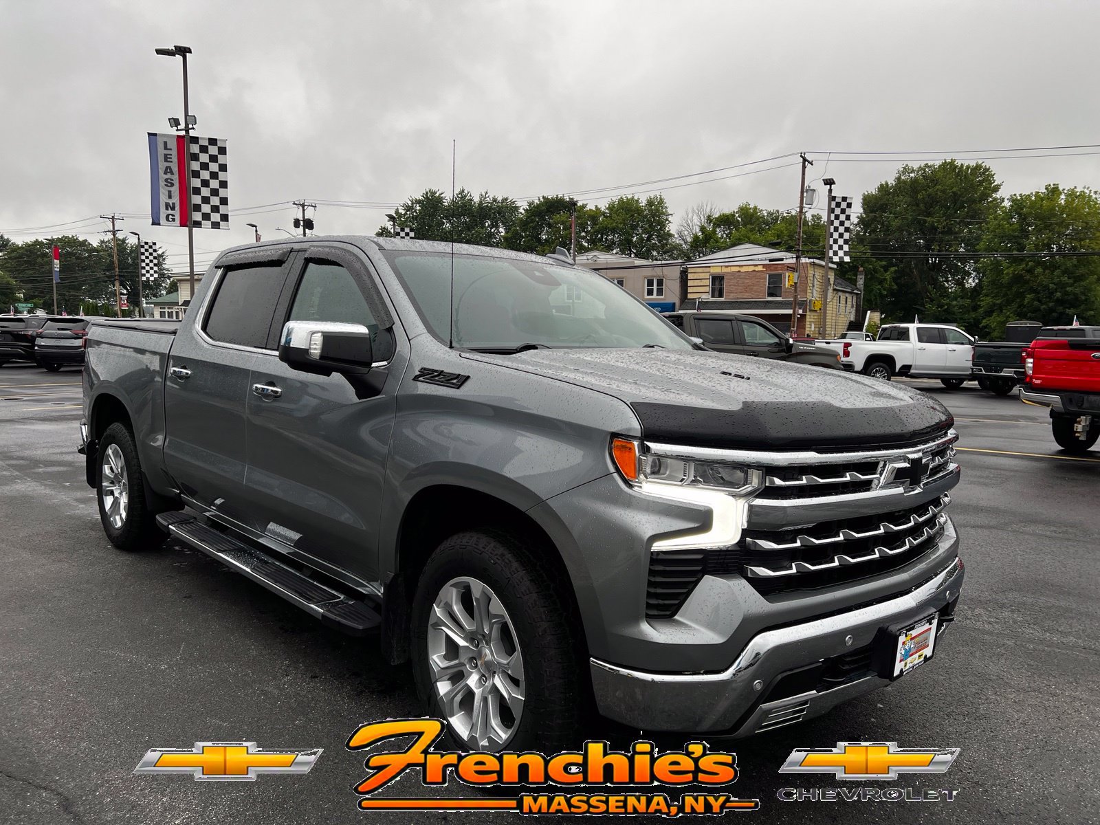 Used 2024 Chevrolet Silverado 1500 LTZ w/ LTZ Premium Package AWD/4WD image 3