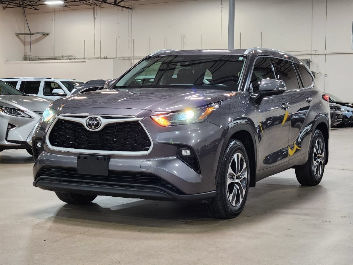Used 2022 Toyota Highlander XLE FWD image 4