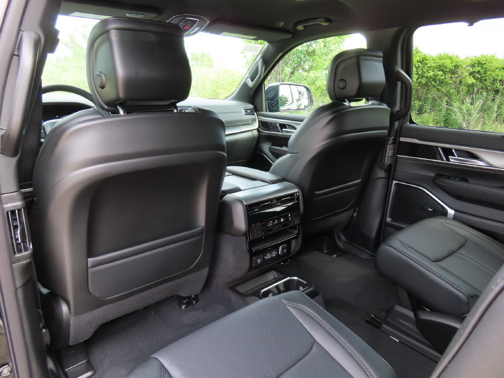 New 2026 Jeep Grand Wagoneer L Limited w/ Convenience Group I AWD/4WD image 25
