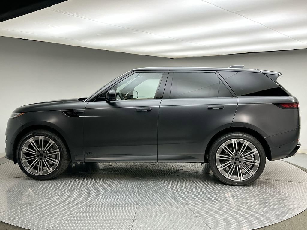 New 2026 Land Rover Range Rover Sport Dynamic SE AWD/4WD image 10