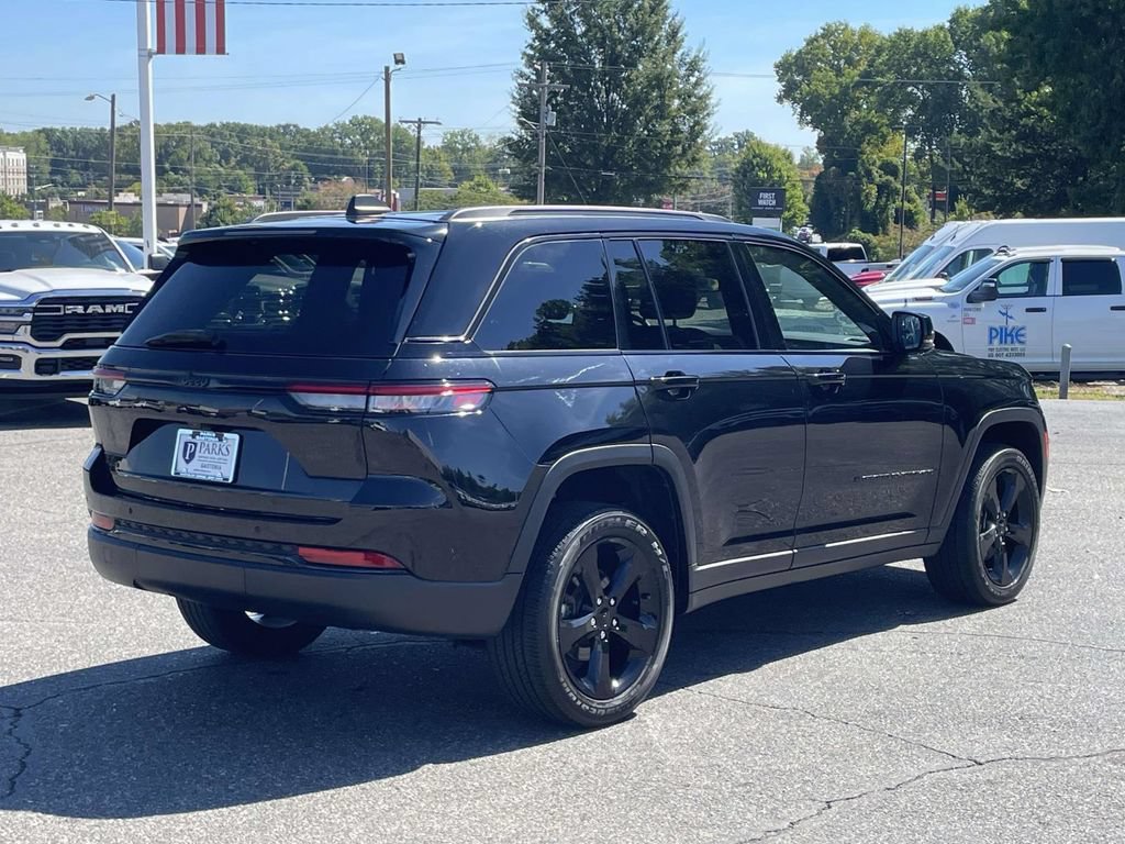 Used 2023 Jeep Grand Cherokee Altitude AWD/4WD image 47