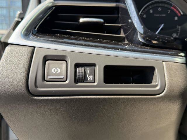 Used 2025 Cadillac XT6 Premium Luxury AWD/4WD image 24