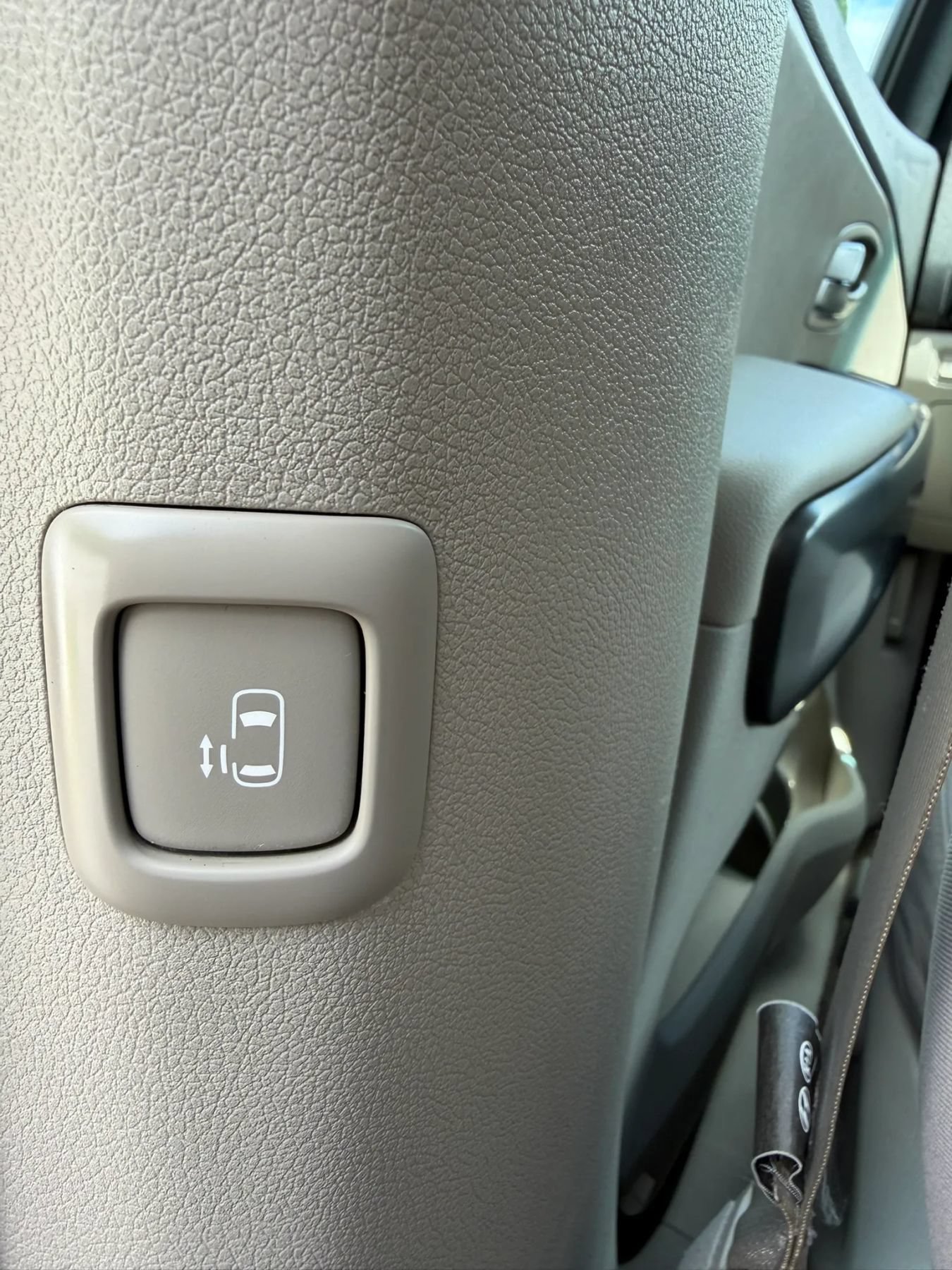 Used 2019 Kia Sedona LX FWD image 35