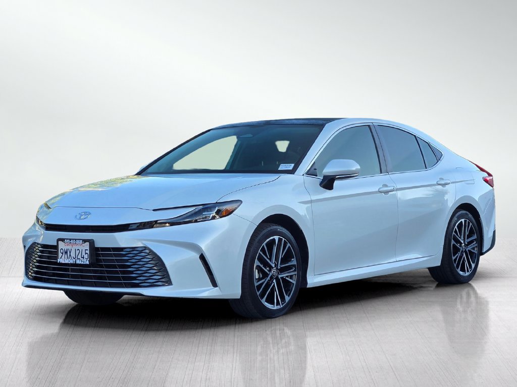 Used 2025 Toyota Camry XLE w/ Premium Package AWD/4WD image 8