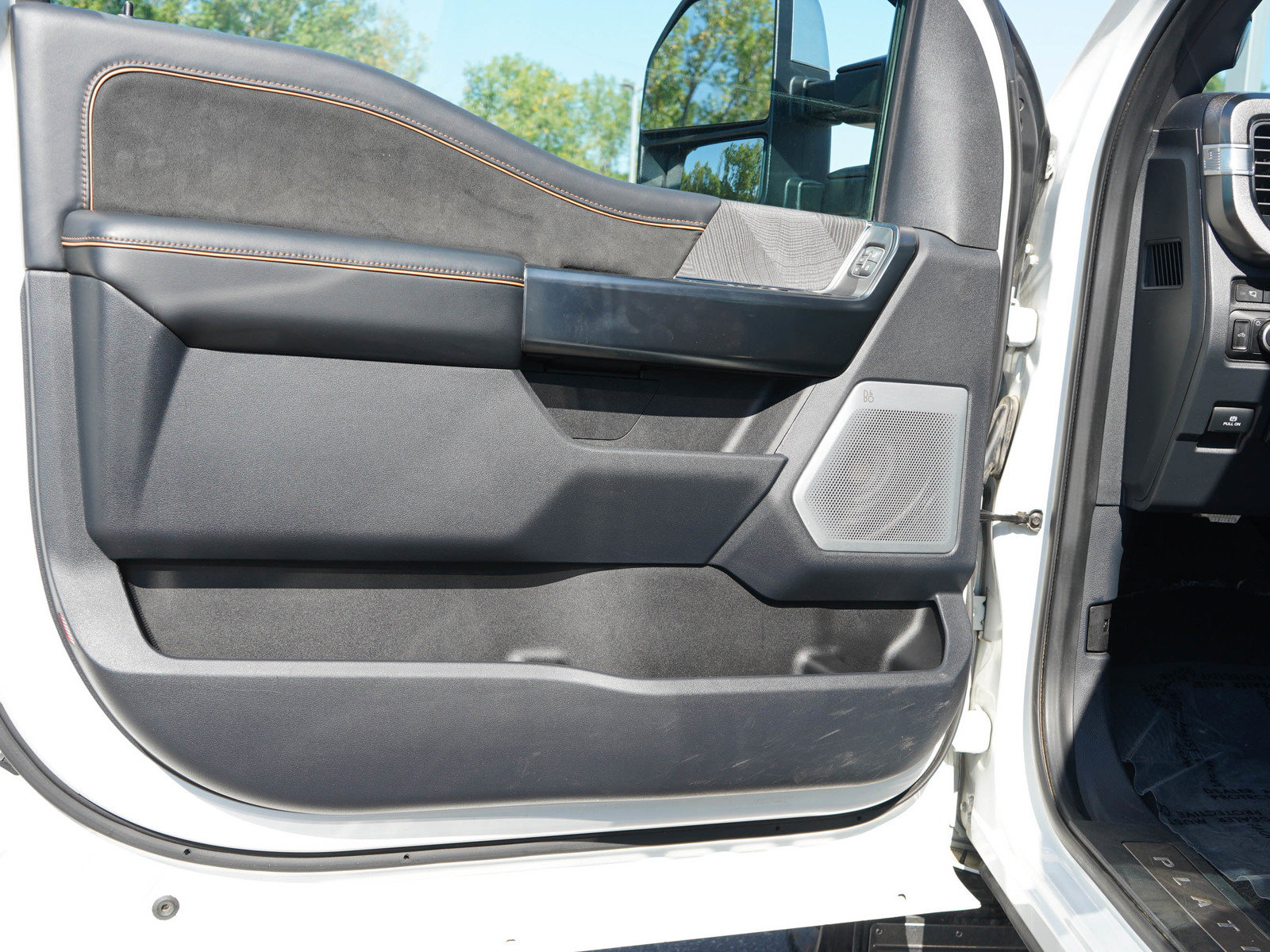 Used 2023 Ford F250 Platinum AWD/4WD image 17
