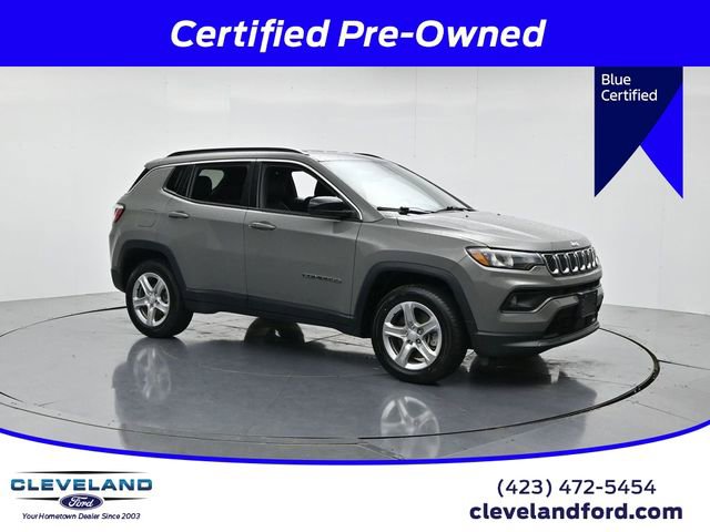 Used 2024 Jeep Compass Latitude AWD/4WD image 1