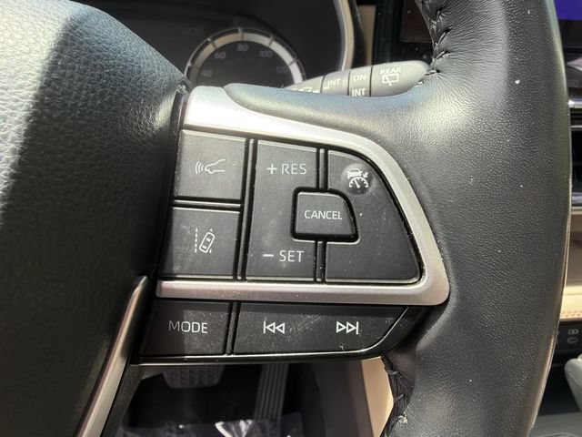 Used 2023 Toyota Highlander XLE AWD/4WD image 31