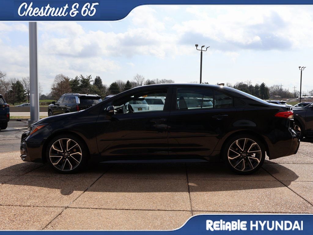 Used 2020 Toyota Corolla SE w/ SE Premium Package image 3