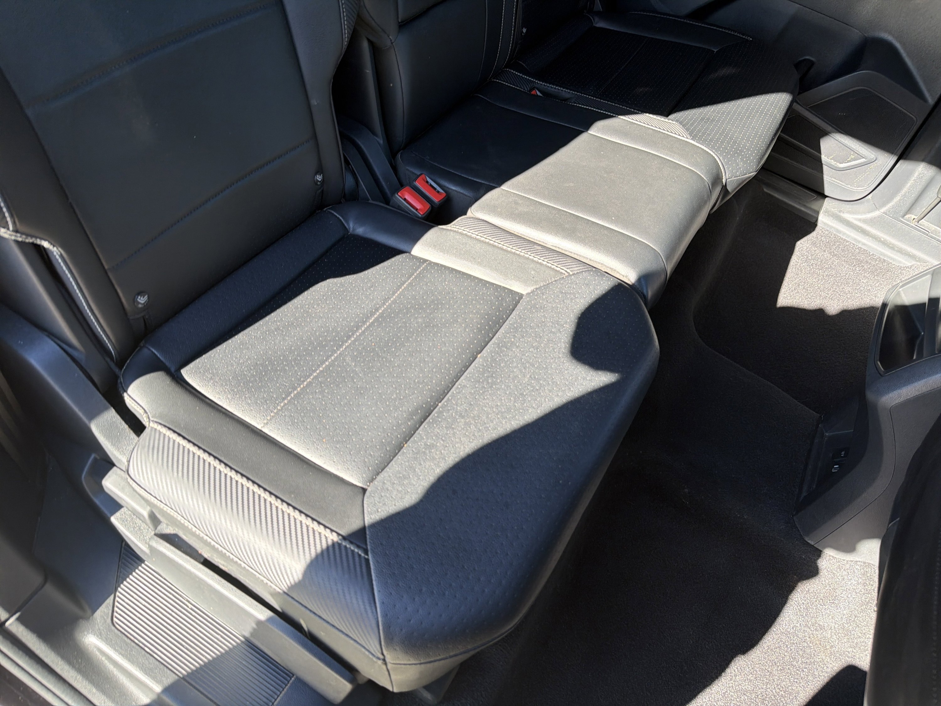 Used 2021 Volkswagen Atlas Cross Sport SE FWD image 40