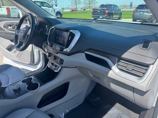 Used 2024 GMC Terrain SLT w/ Infotainment Package II image 39