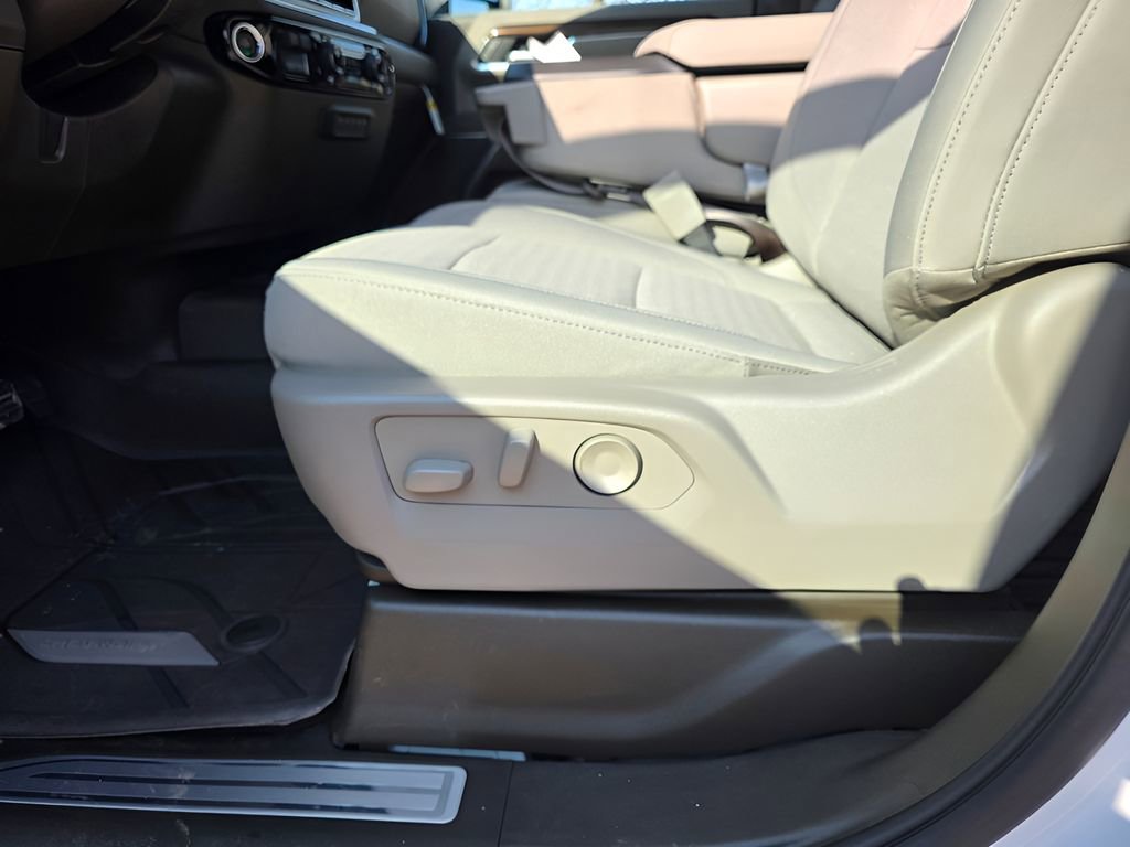 New 2026 Chevrolet Silverado 3500 LT w/ Convenience Package image 15