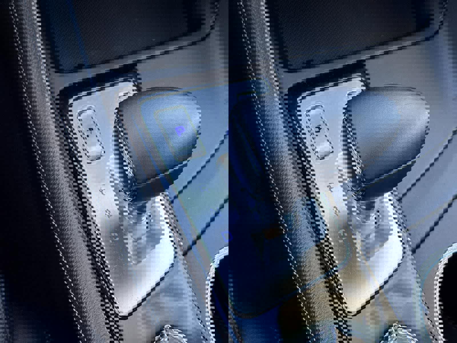 Used 2023 Genesis G70 2.0T image 14