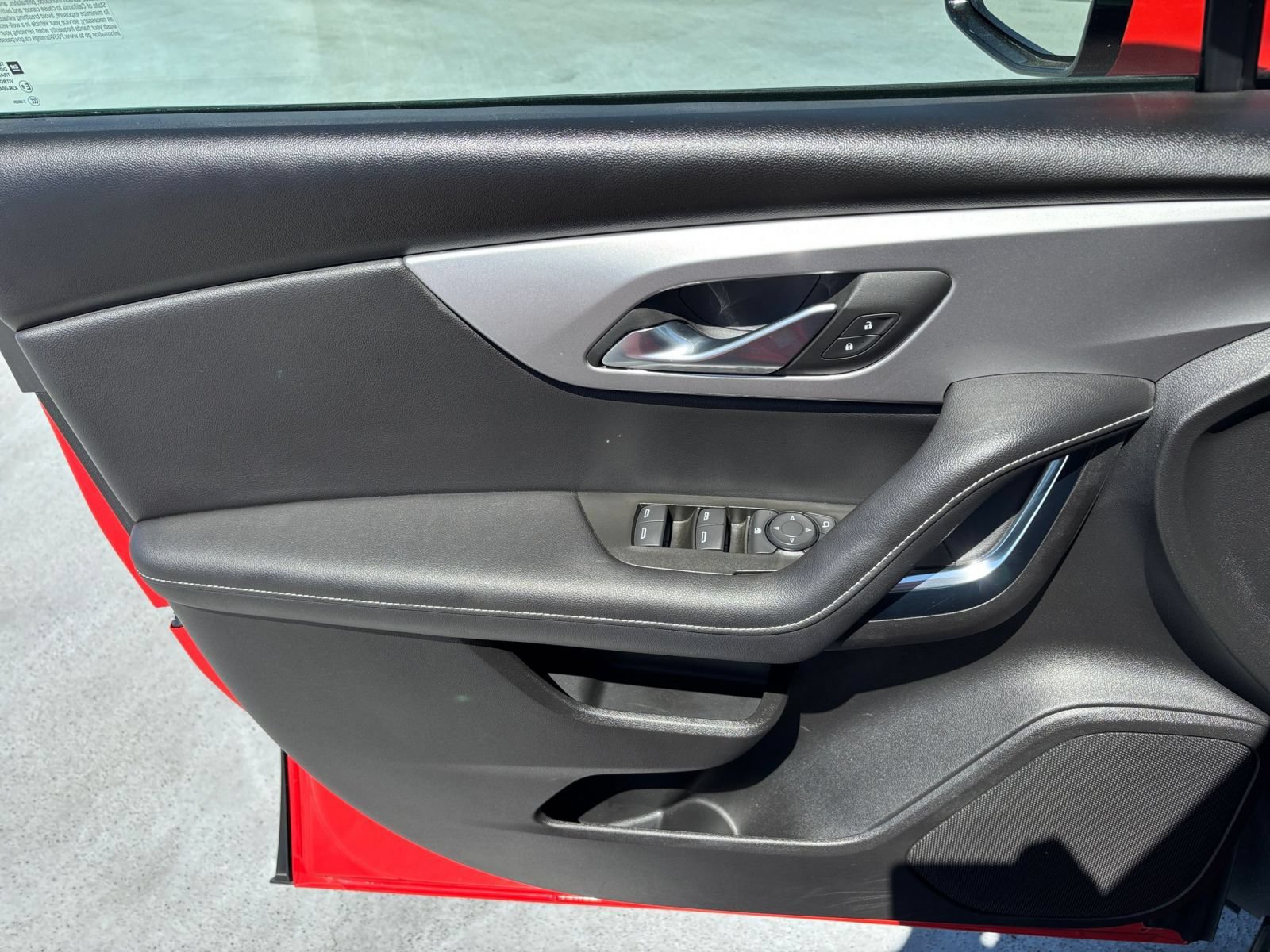 Used 2025 Chevrolet Blazer LT FWD image 18