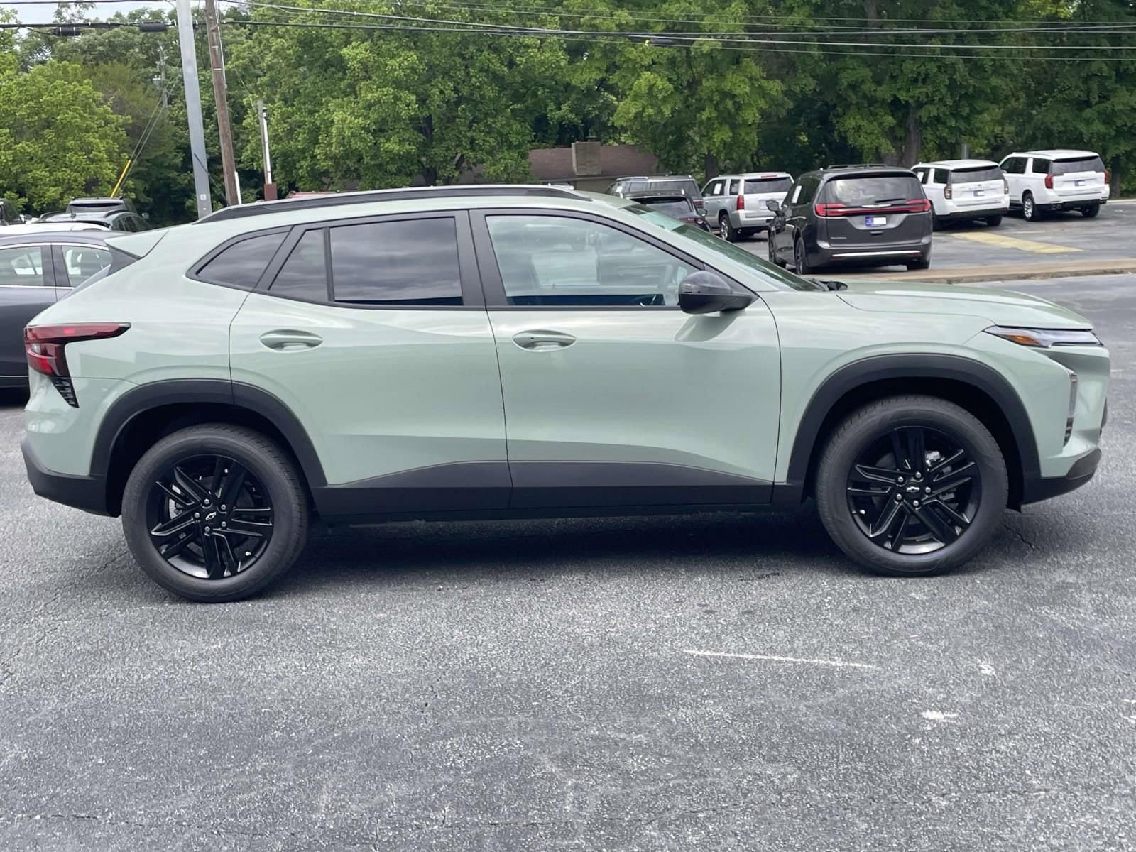 New 2026 Chevrolet Trax ACTIV w/ Driver Confidence Package FWD image 2