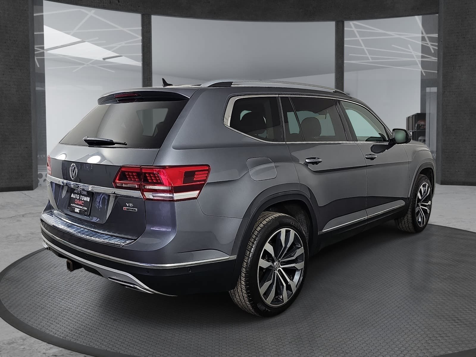 Used 2020 Volkswagen Atlas SEL R-Line AWD/4WD image 5
