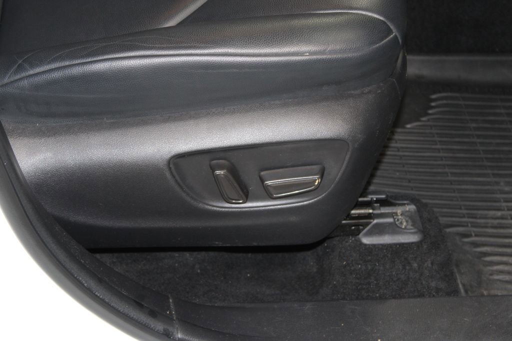 Used 2022 Toyota Highlander XLE image 27