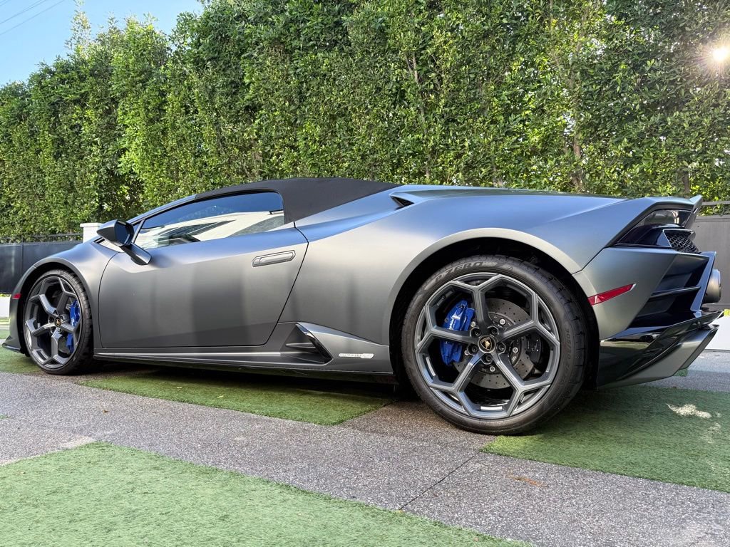 Used 2023 Lamborghini Huracan EVO image 11