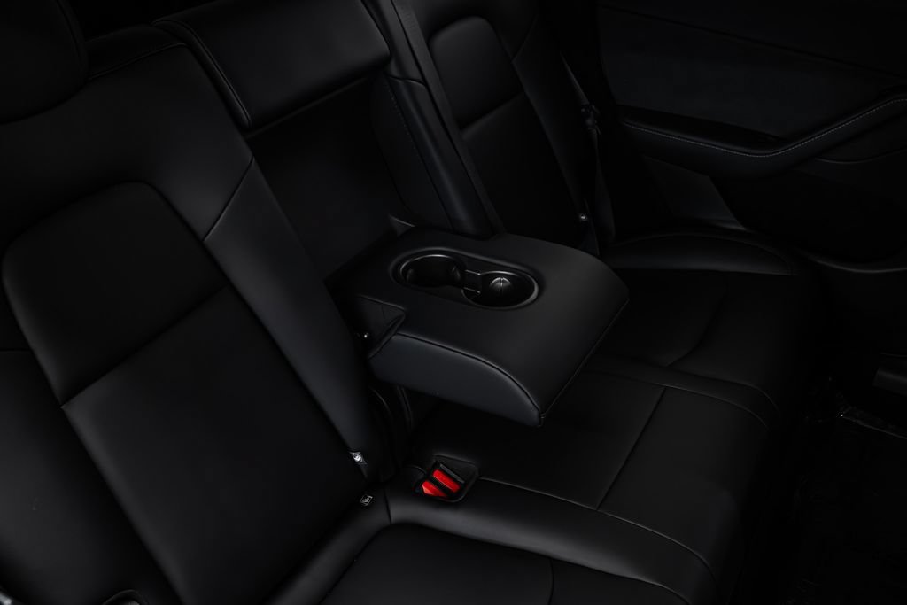 Used 2025 Tesla Model Y Long Range RWD image 33