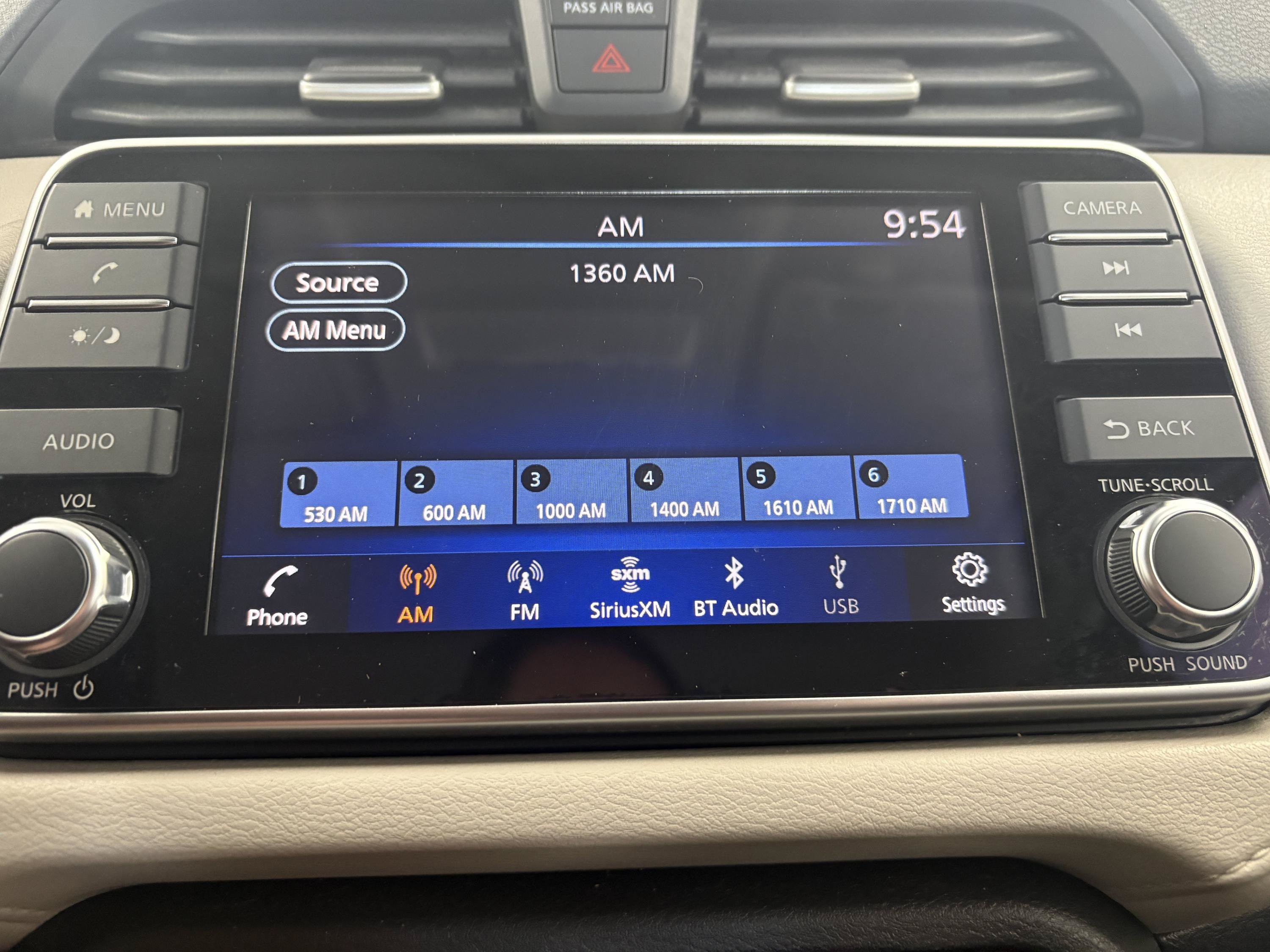Used 2022 Nissan Versa SV w/ Trunk Package FWD image 13