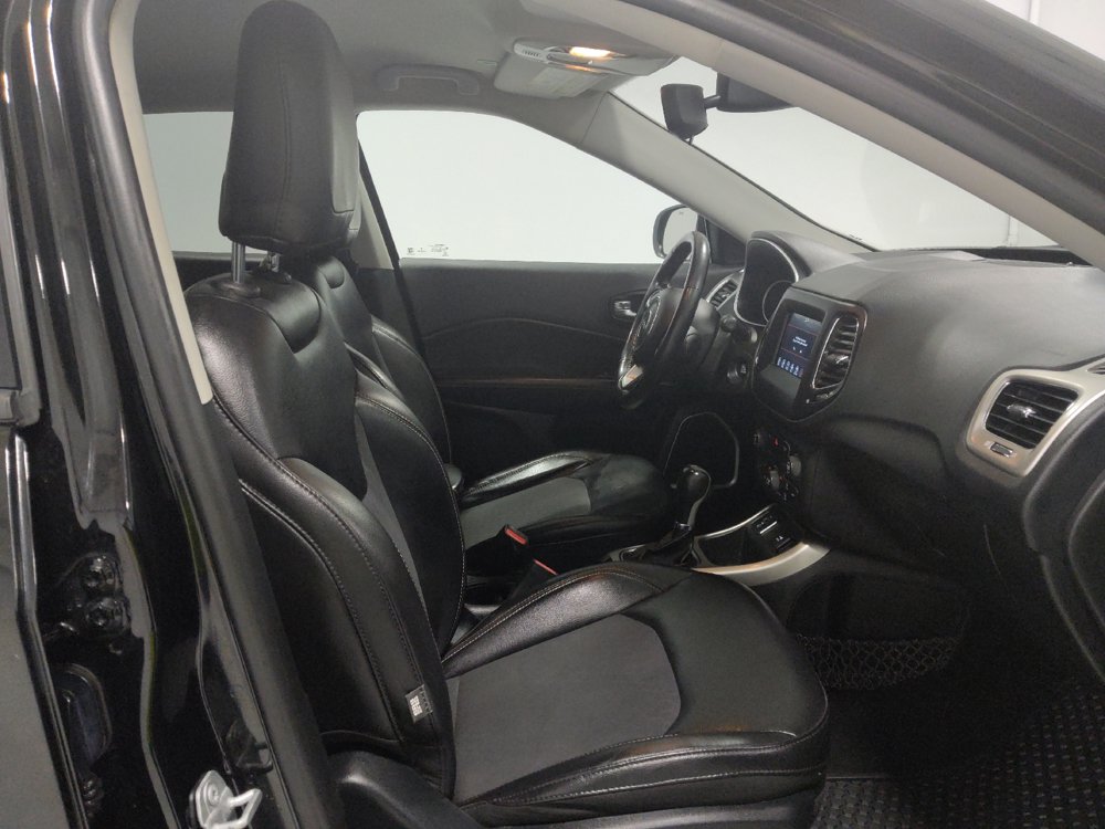 Used 2019 Jeep Compass Latitude w/ Cold Weather Group FWD image 21