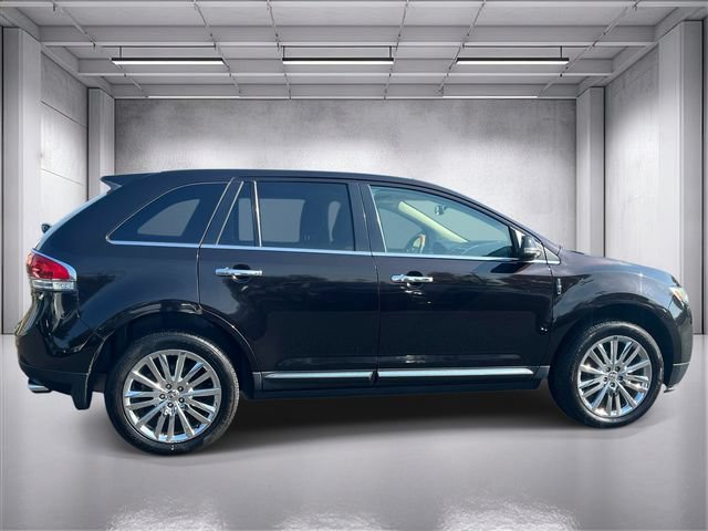 Used 2015 Lincoln MKX FWD w/ Equipment Group 102A image 2