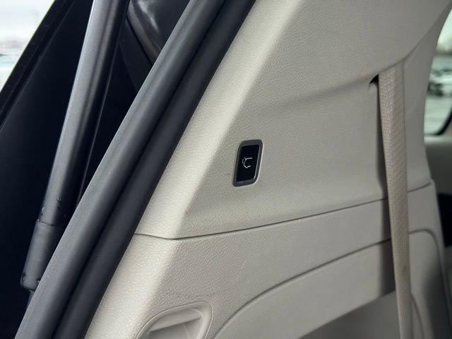 Used 2023 Chrysler Voyager LX image 36