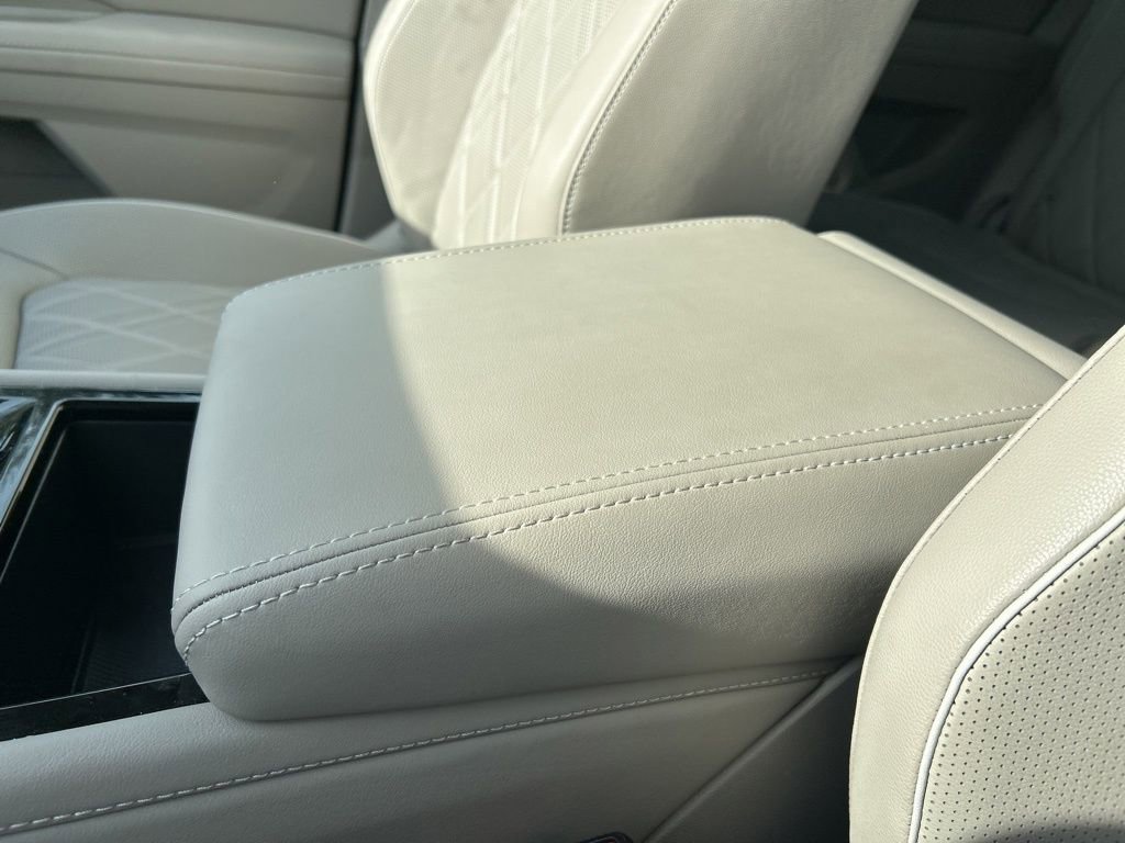 Certified 2025 Volkswagen Atlas SEL Premium R-Line image 40