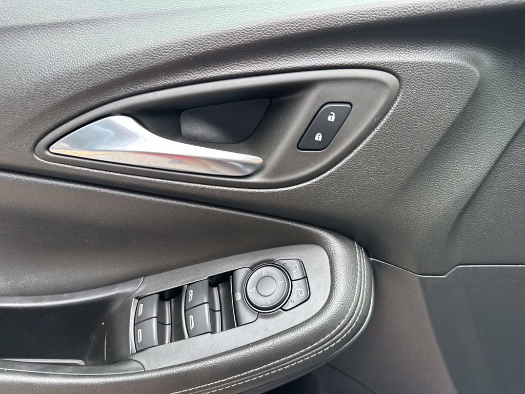 Used 2024 Buick Encore GX Preferred FWD image 21