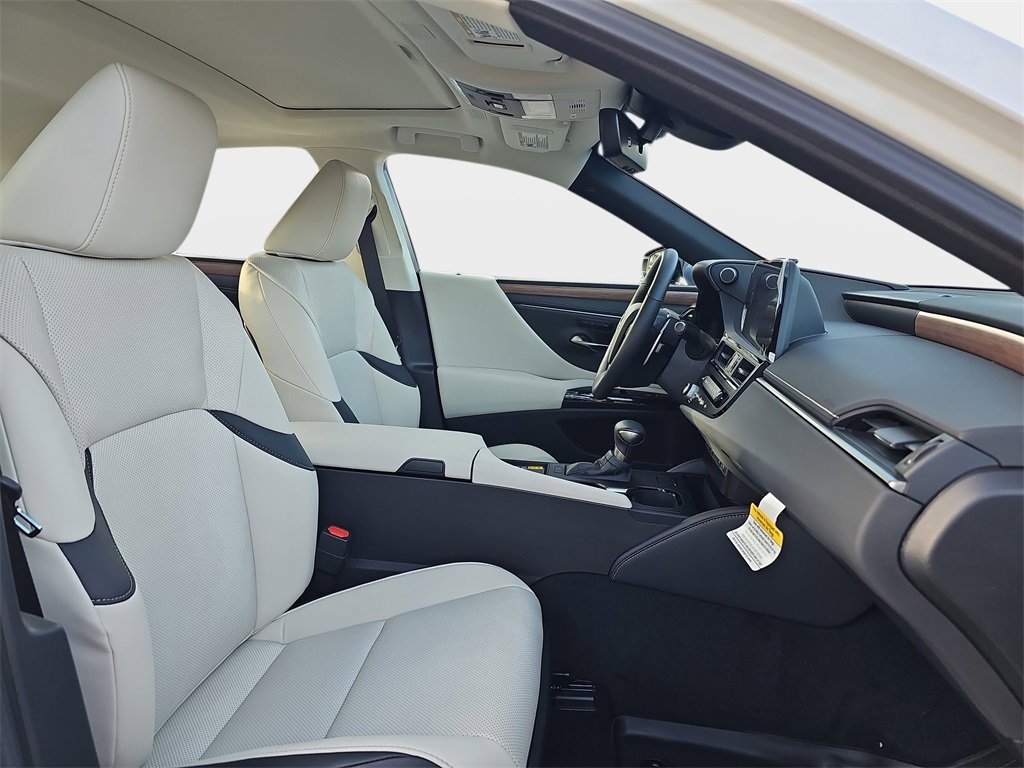 New 2025 Lexus ES 350 w/ Premium Package image 10