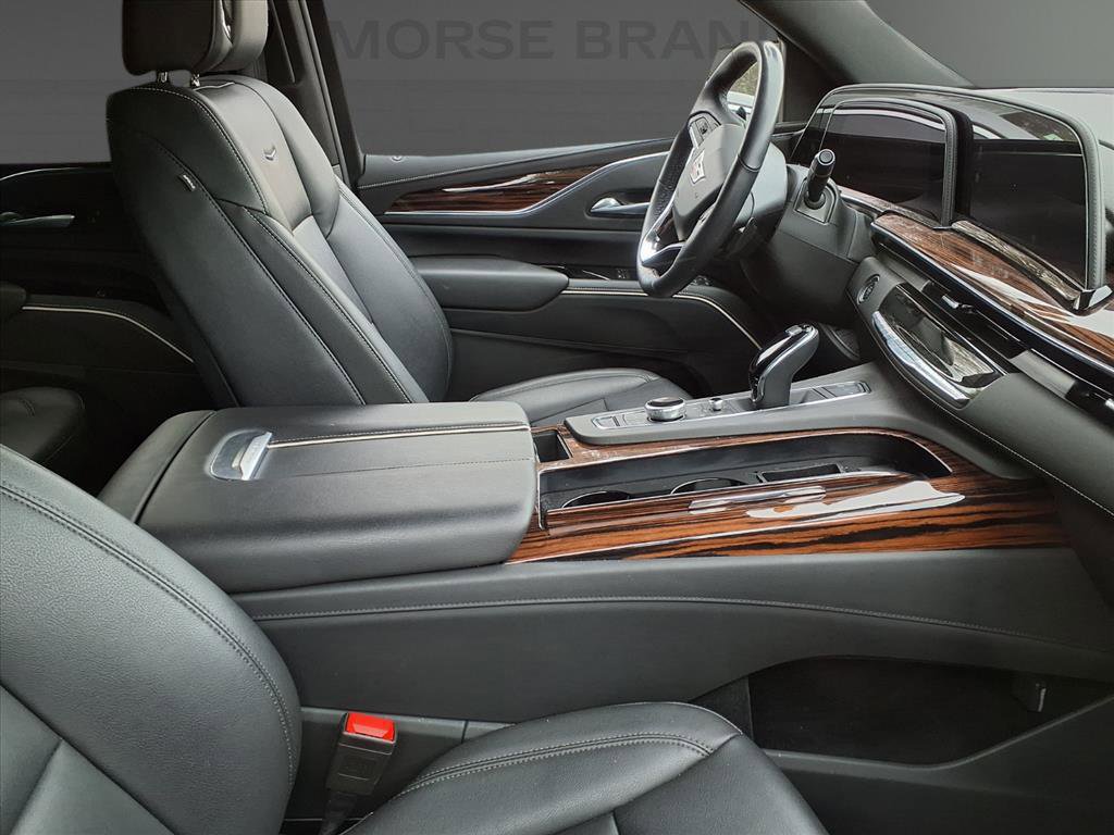 Certified 2024 Cadillac Escalade ESV Luxury image 6
