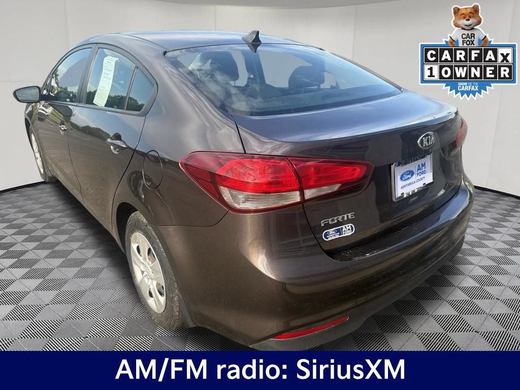 Used 2017 Kia Forte LX FWD image 3