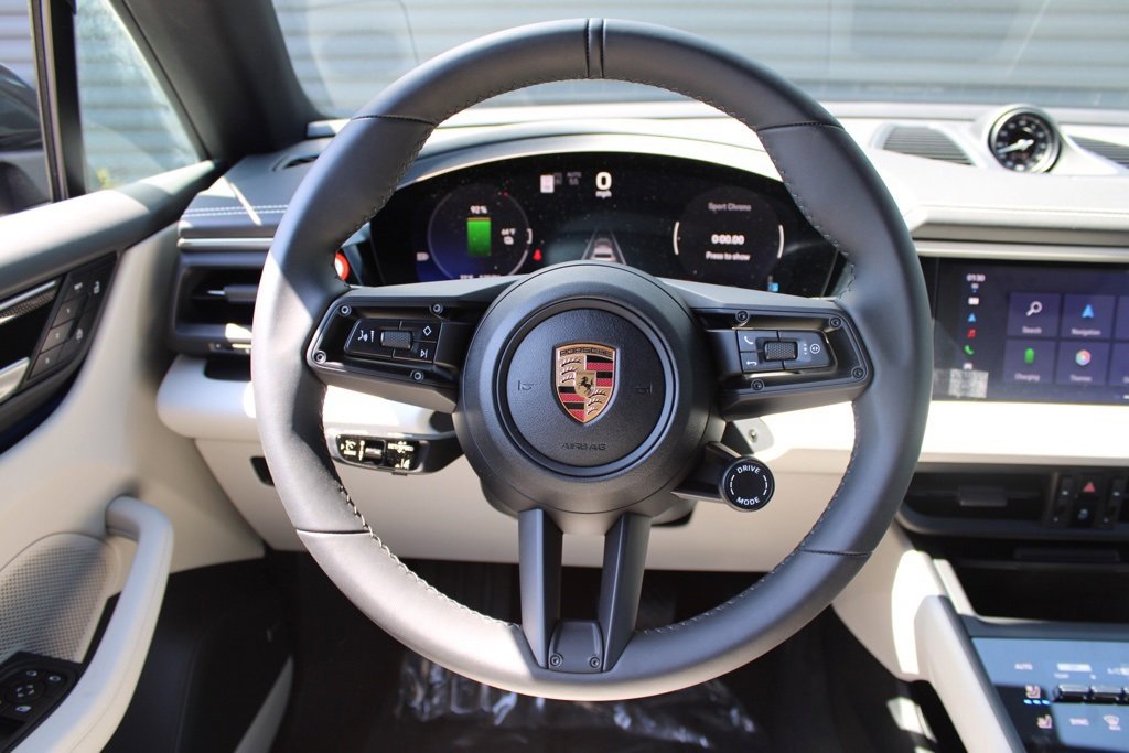 New 2024 Porsche Macan 4 Electric image 19