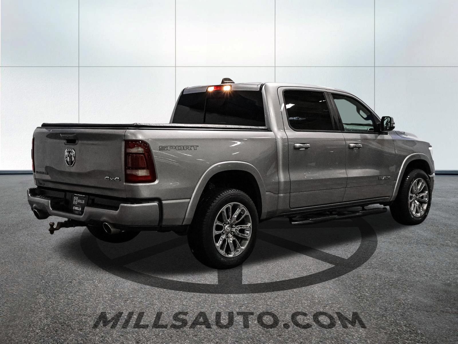 Used 2021 RAM 1500 Laramie w/ Sport Appearance Package AWD/4WD image 9