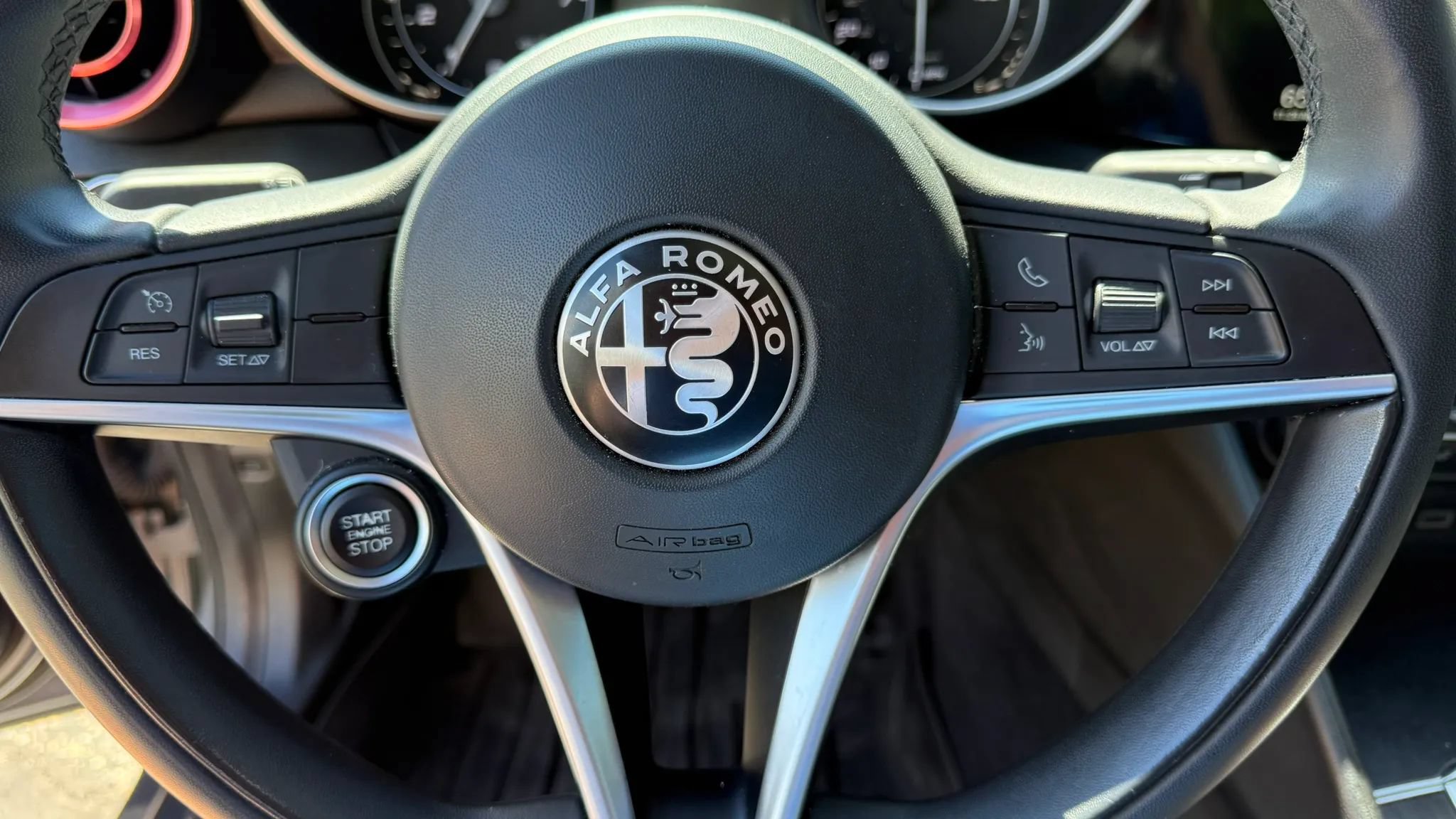 Used 2018 Alfa Romeo Giulia AWD image 18