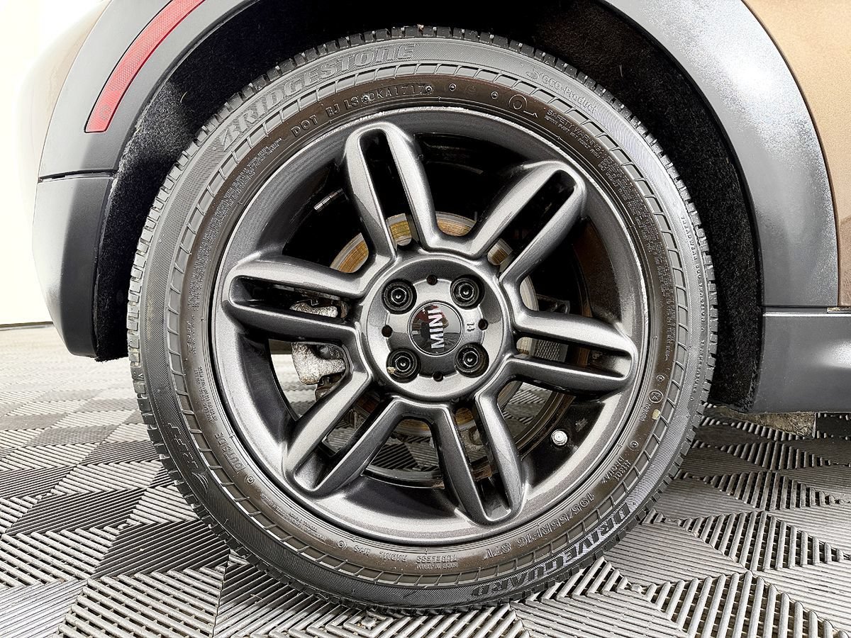 Used 2012 MINI Cooper Convertible FWD image 32